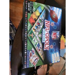 Monopoly NFL Junior Game Set Masterpieces Inc